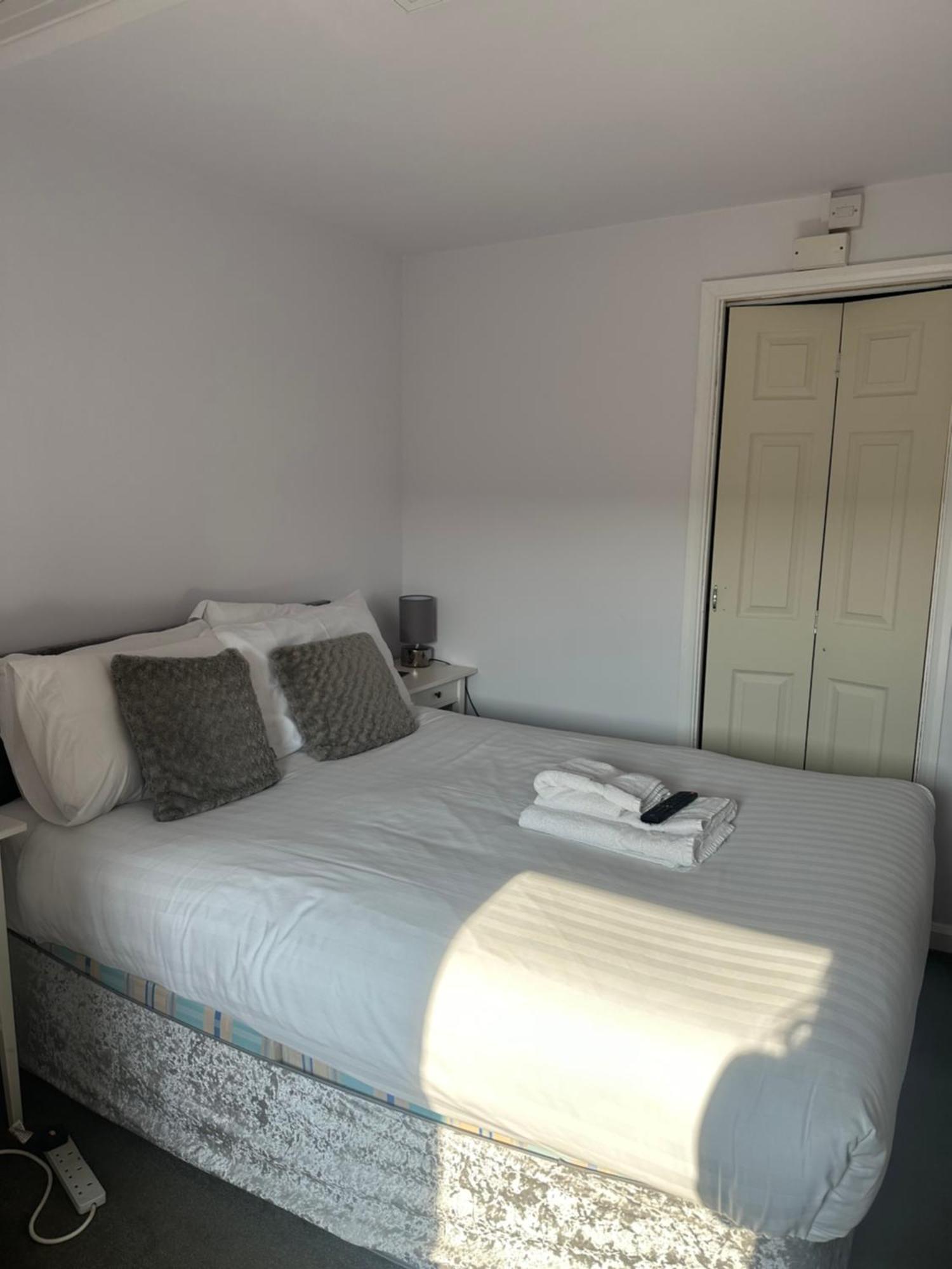 Coach House Hotel Мельбурн Экстерьер фото